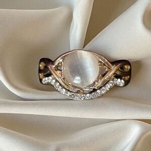 Fine jewelry- stainless steal ring with beautiful moonstone.